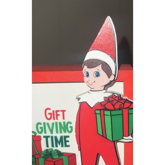 New original Elf on the Shelf Christmas tabletop/ picture Boy "Gift Giving time" - Picture 4 of 8